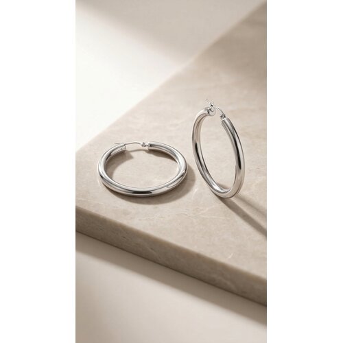Lundholm Lundholm Oorbellen Dames Zilverkleurige Hoops - Creole Dames Oorringen Zilvere kleurig - Premium Stainless Steel Jewellery - my Eefje serie - Minimalistische oorringen 3 cm diameter - Vrouwen cadeautjes verjaardag
