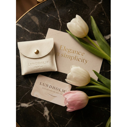 Lundholm Lundholm Luxe 925 Sterling Zilver Kleine Oorbellen Dames Bloem - Zilveren Oorknopjes Bloemen Design Minimalistisch - Vrouwen Cadeautjes - Scandinavisch Design