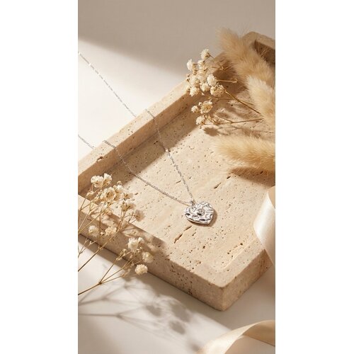 Lundholm Lundholm Monica ketting dames zilverkleurig – hartjes ketting met strass steentje 38 + 5 cm – premium stainless steel – Monica serie – Scandinavisch design – sieraden cadeau voor haar