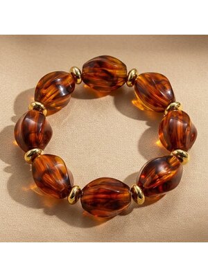 Lundholm Lundholm Mace armband dames bruin – acryl kralen statement armband elastisch – premium stainless steel PVD gold plated details – Mace serie – Scandinavisch design – sieraden cadeau voor haar