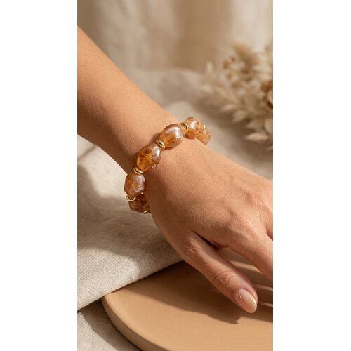 Lundholm Lundholm Mace armband dames bruin – acryl kralen statement armband elastisch – premium stainless steel PVD gold plated details – Mace serie – Scandinavisch design – sieraden cadeau voor haar