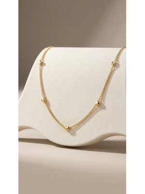 Lundholm Lundholm Josie ketting dames goudkleurig – hartjes ketting 40 + 5 cm – premium stainless steel 2.5 micron PVD gold plated – Josie serie – Scandinavisch design – sieraden cadeau voor haar