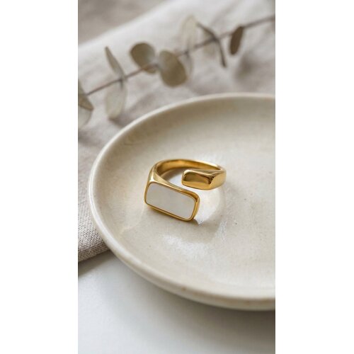 Lundholm Lundholm Jiske ring dames goudkleurig – premium stainless steel 2.5 micron PVD gold plated waterproof hypoallergeen – Jiske serie – Scandinavisch design – sieraden cadeau voor haar
