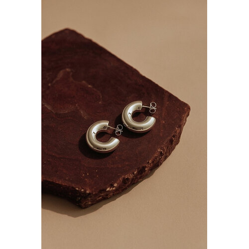 Lundholm Lundholm Rylin oorbellen dames zilverkleurig – 1,8 cm – premium stainless steel – Rylin serie – Scandinavisch design – sieraden cadeau voor haar