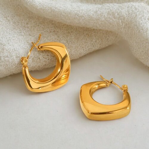 Lundholm Lundholm Anouk oorbellen dames goudkleurig – 3 x 3 cm – premium stainless steel – Anouk serie – Scandinavisch design – sieraden cadeau voor haar