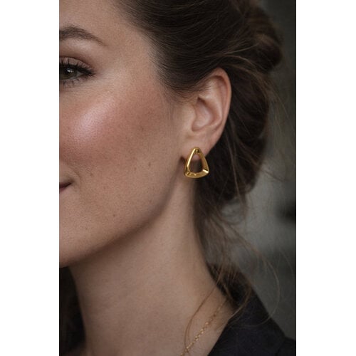 Lundholm Lundholm Macey oorbellen dames goudkleurig – premium stainless steel 2.5 micron PVD gold plated – Macey serie – Scandinavisch design – sieraden cadeau voor haar