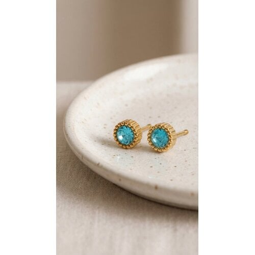 Lundholm Lundholm Emi oorbellen dames goudkleurig – 0,5 cm – premium stainless steel 2.5 micron PVD gold plated waterproof hypoallergeen – Emi serie – Scandinavisch design – sieraden cadeau voor haar