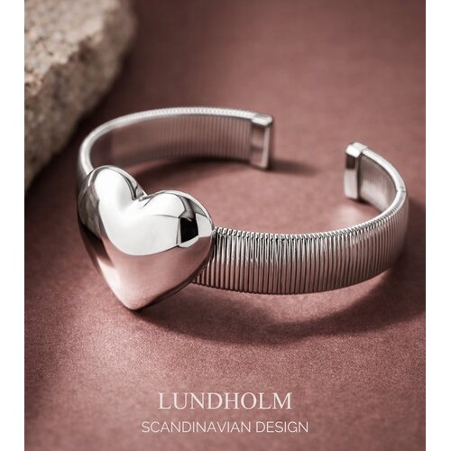 Lundholm Lundholm Luxe Armband Dames Goud kleurig Bracelet Hartjes Groot – Premium Stainless Steel Jewellery Gold Plated – Armband Dames Hart One Size Grote Bangle Dames – My Lova Serie - Luxe Geschenkverpakking – Cadeau voor Haar