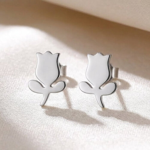 Lundholm Luxe Oorbellen Dames Rose Goud Kleurig - Tulpen Design - Kleine Studs Bloemetje Rosegoud - Waterproof & Hypoallergeen - Fiene Serie - Cadeautje voor haar