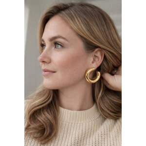 Lundholm Mae – Grote Geometrische Statement Oorbellen – Goudkleurig Lundholm Mae – Grote Geometrische Statement Oorbellen – Goudkleurig