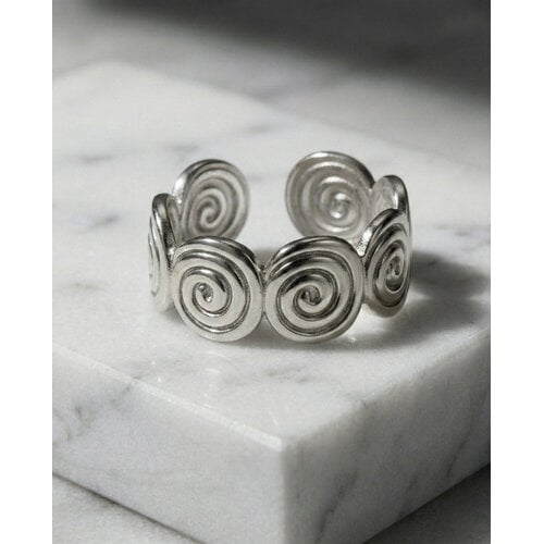 Lundholm Lundholm Luxe Ring Dames Zilver Kleurig - Een maat Verstelbaar one size - Premium Stainless Steel - aesthetic ring sieraad - Zilver PVD Plated Ringen Dames - Merel Serie - Scandinavisch Design