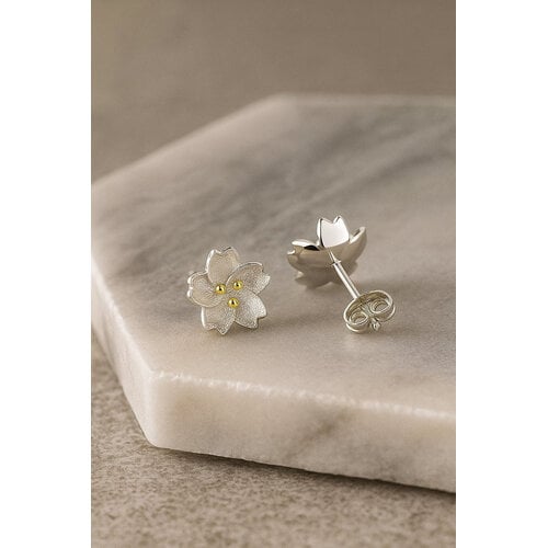 Lundholm Lundholm 925 Sterling Zilver Luxe Oorbellen Dames - Zilveren Oorstekers Bloem - Elvra Serie - Vrouwen Cadeautjes - Scandinavisch Design