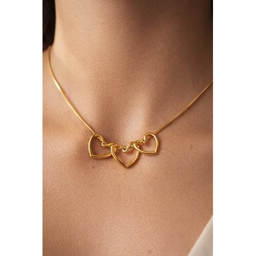 Lundholm Lundholm Luxe Premium Stainless Steel Jewellery Ketting Dames Goud Kleurig – Drie Hartjes – Gold Plated – Liefde & Moederdag Cadeau – 40 cm + 5 cm My Luv Serie – uitermate geschikt om cadeau te geven