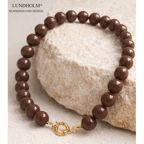 Lundholm Lundholm Luxe Kralen Ketting Dames Bruin Bedelketting – Premium Stainless Steel Jewellery Gold Plated Kralenketting 15 mm Kralen – 46 cm – Met Bedel-sluiting - My Helsinki Serie – uitermate geschikt om cadeau te geven