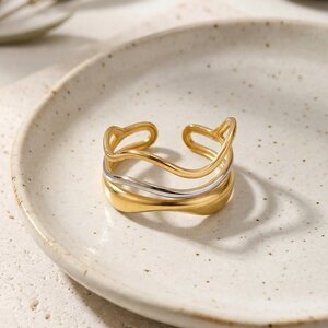 Lundholm Lundholm Lorijn Ring Dames Goud en Zilver kleurig – Premium Stainless Steel 2.5 Micron PVD Gold Plated – Tweekleurige Waves Ring Minimalistische Ring Asymmetrisch – Verstelbaar One Size – Scandinavisch Design Lundholm Lundholm Lorijn Ring Dames Goud en Zilver kleurig – Premium Stainless Steel 2.5 Micron PVD Gold Plated – Tweekleurige Waves Ring Minimalistische Ring Asymmetrisch – Verstelbaar One Size – Scandinavisch Design