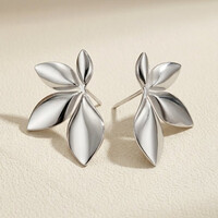 Amy – Statement Ohrstecker Blume – Goldfarben