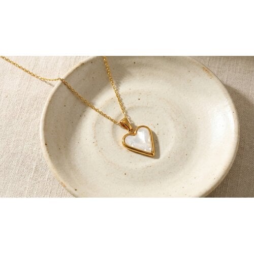 Lundholm Lundholm Luxe Ketting Dames Goudkleurig Hartjes Hanger – Premium Stainless Steel Jewellery Goud Verguld – Vrouwen Cadeautjes Moederdag Cadeau Sieraad Afscheid Bedankt - My Dory Serie – 50 cm – Scandinavisch Design – Cadeau voor Vrouw