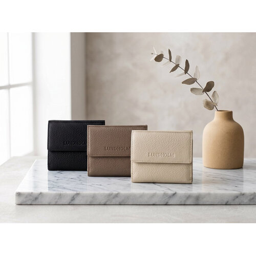 Lundholm Lundholm Leren Dames Portemonnee – Beige – Byske Serie – Klein, Elegant & RFID-Beschermd – 9 Pasjes, Kleingeld & Briefgeld – Premium Rundleer – Scandinavisch Design