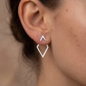 Lundholm Elvine – Geometrische Statement Oorbellen – Zilverkleurig Lundholm Elvine – Geometrische Statement Oorbellen – Zilverkleurig