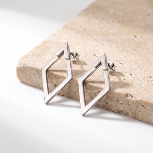 Lundholm Lundholm Elvine Oorbellen Dames Zilverkleurig – Premium Stainless Steel Jewellery – Geometrische Oorbellen – Minimalistische Statement Oorbellen – 2 cm – Scandinavisch Design