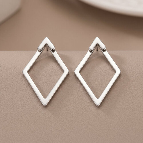 Lundholm Lundholm Elvine Oorbellen Dames Zilverkleurig – Premium Stainless Steel Jewellery – Geometrische Oorbellen – Minimalistische Statement Oorbellen – 2 cm – Scandinavisch Design