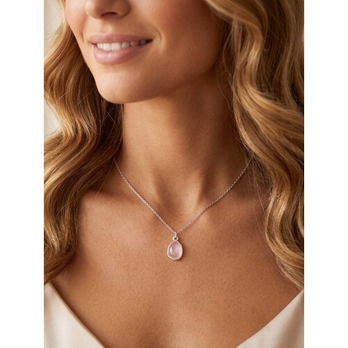 Lundholm Lundholm Rosan Rozenkwarts Ketting Dames Zilverkleurig – Premium Stainless Steel Jewellery – Ketting met Echte Rozenkwarts Natuursteen Hanger – Verstelbare Damesketting 38 + 7 cm – Waterproof & Hypoallergeen – Cadeau voor Haar Lundholm Lundholm Rosan Rozenkwarts Ketting Dames Zilverkleurig – Premium Stainless Steel Jewellery – Ketting met Echte Rozenkwarts Natuursteen Hanger – Verstelbare Damesketting 38 + 7 cm – Waterproof & Hypoallergeen – Cadeau voor Haar