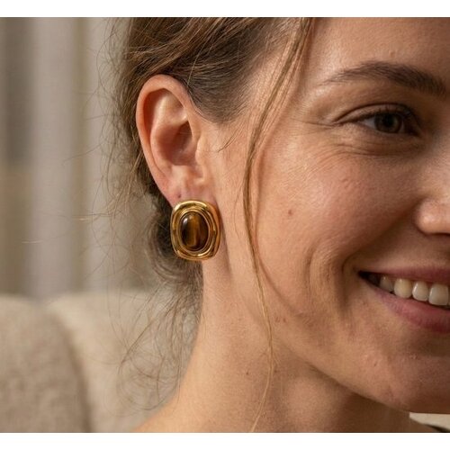 Lundholm Lundholm Cleo Oorbellen Dames Goudkleurig – Vintage Oorstekers met Tijgeroog, Groene Natuursteen of Imitatie Parel – Premium Stainless Steel PVD Gold Plated – Statement Oorknopjes – Cleo Serie – Scandinavisch Design Lundholm Lundholm Cleo Oorbellen Dames Goudkleurig – Vintage Oorstekers met Tijgeroog, Groene Natuursteen of Imitatie Parel – Premium Stainless Steel PVD Gold Plated – Statement Oorknopjes – Cleo Serie – Scandinavisch Design