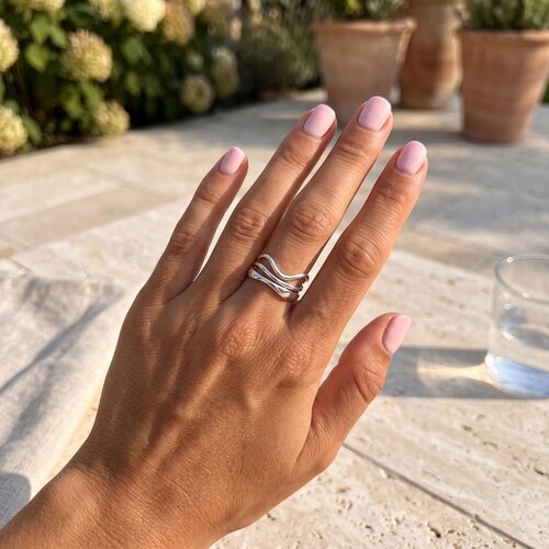 Lundholm Lundholm Phoenix Ring Dames Zilverkleurig – Verstelbare Statement Ringen Dames Zilver – Premium Stainless Steel – Gelaagd Open Design Waves – One Size – Waterproof & Hypoallergeen – Scandinavisch Design Lundholm Lundholm Phoenix Ring Dames Zilverkleurig – Verstelbare Statement Ringen Dames Zilver – Premium Stainless Steel – Gelaagd Open Design Waves – One Size – Waterproof & Hypoallergeen – Scandinavisch Design