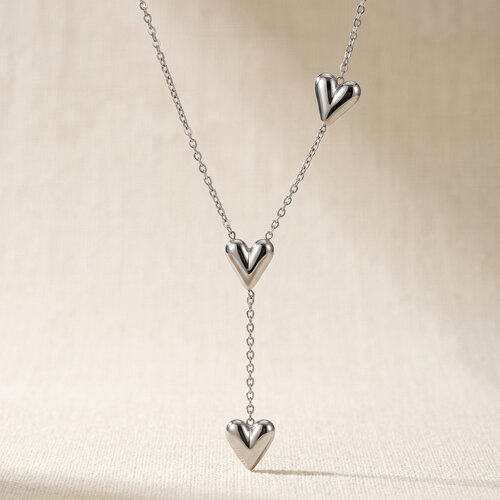 Lundholm Lundholm Elora Hartjes Ketting Dames Zilverkleurig – Premium Stainless Steel – Ketting met Hartjes – 42 cm + Verlengstuk – Minimalistische Damesketting – Waterproof & Hypoallergeen – Scandinavisch Design