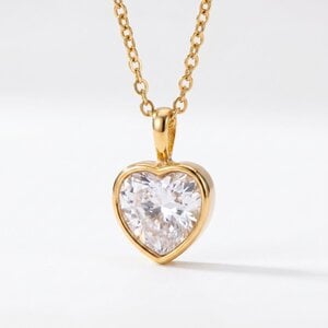 Lundholm Emma – Ketting met Hartje en Zirkonia – Goudkleurig Lundholm Emma – Ketting met Hartje en Zirkonia – Goudkleurig