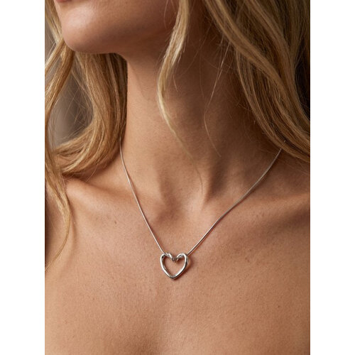 Lundholm Lundholm Beryl Ketting Dames Zilverkleurig Hart – Premium Stainless Steel Jewellery – Hartjes Ketting – Sieraad Cadeau Vrouw – 40 + 5 cm – Scandinavisch Design Lundholm Lundholm Beryl Ketting Dames Zilverkleurig Hart – Premium Stainless Steel Jewellery – Hartjes Ketting – Sieraad Cadeau Vrouw – 40 + 5 cm – Scandinavisch Design