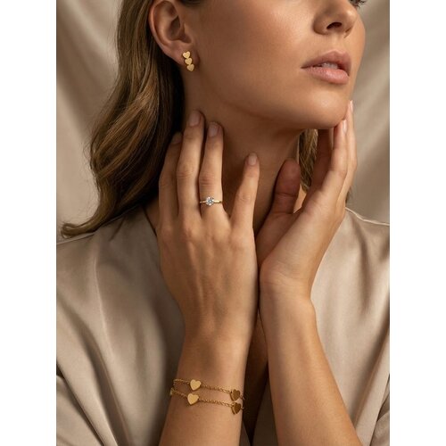 Lundholm Lundholm Valence Oorbellen Dames Zilverkleurig – Premium Stainless Steel Jewellery – Drie Hartjes Oorknopjes – Triple Heart Studs – Liefde Sieraad – Verjaardag Cadeau – Scandinavisch Design