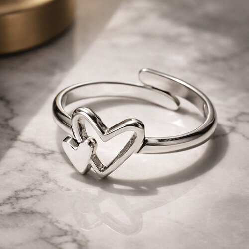 Lundholm Lundholm Ljuv Ring Dames Hartje Zilverkleurig / Goudkleurig – Premium Stainless Steel PVD Plated – Verstelbaar One Size – Ringen Dames Hartjes – Ljuv Serie – Scandinavisch Design Lundholm Lundholm Ljuv Ring Dames Hartje Zilverkleurig / Goudkleurig – Premium Stainless Steel PVD Plated – Verstelbaar One Size – Ringen Dames Hartjes – Ljuv Serie – Scandinavisch Design