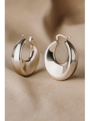 Lundholm Freyja – Statement Hoops 3,5 cm – Zilverkleurig Lundholm Freyja – Statement Hoops 3,5 cm – Zilverkleurig