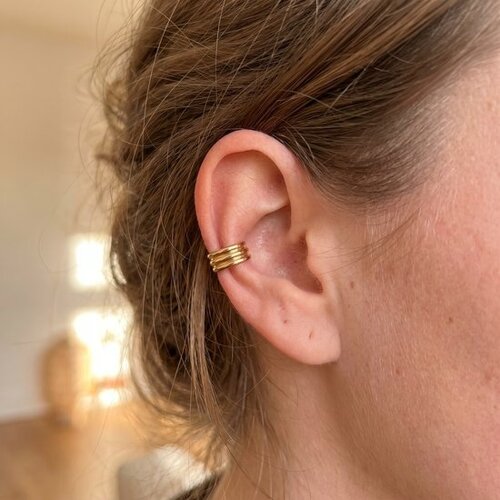 Lundholm Lundholm Soof Earcuff Dames Goudkleurig – Minimalistische Oorklem zonder Gaatje – Premium Stainless Steel PVD Gold Plated – Soof Serie – Scandinavisch Design Lundholm Lundholm Soof Earcuff Dames Goudkleurig – Minimalistische Oorklem zonder Gaatje – Premium Stainless Steel PVD Gold Plated – Soof Serie – Scandinavisch Design