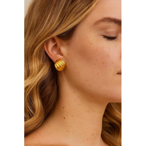 Lundholm Lundholm Riva Oorknopjes Dames Goudkleurig – Statement Studs 2,75 x 2,25 cm – Premium Stainless Steel Gold Plated – Riva Serie – Vrouwen Cadeautjes – Scandinavisch Design Lundholm Lundholm Riva Oorknopjes Dames Goudkleurig – Statement Studs 2,75 x 2,25 cm – Premium Stainless Steel Gold Plated – Riva Serie – Vrouwen Cadeautjes – Scandinavisch Design