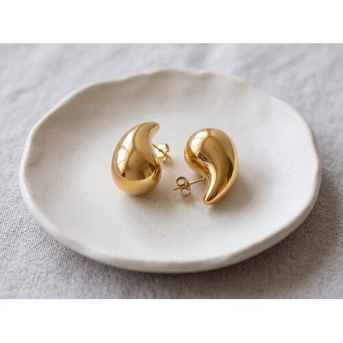 Lundholm Lundholm Hazel Oorbellen Dames Goudkleurig – Statement Druppel Oorbellen Groot – Premium Stainless Steel PVD Gold Plated – Hazel Serie – Cadeau voor Haar – Scandinavisch Design Lundholm Lundholm Hazel Oorbellen Dames Goudkleurig – Statement Druppel Oorbellen Groot – Premium Stainless Steel PVD Gold Plated – Hazel Serie – Cadeau voor Haar – Scandinavisch Design