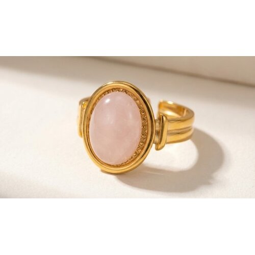 Lundholm Lundholm Zoleste Ring Dames Goudkleurig met Rozenkwarts – Premium Stainless Steel 2.5 Micron PVD Gold Plated – Verstelbare Statement Ring One Size – Zoleste Serie – Scandinavisch Design Lundholm Lundholm Zoleste Ring Dames Goudkleurig met Rozenkwarts – Premium Stainless Steel 2.5 Micron PVD Gold Plated – Verstelbare Statement Ring One Size – Zoleste Serie – Scandinavisch Design