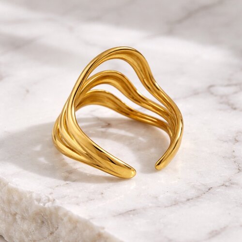Lundholm Lundholm Waves Ring Dames Goudkleurig – Drie-Laags Golvende Ring – Premium Stainless Steel PVD Gold Plated – Verstelbaar One Size – Minimalistische Ring – Waves Serie – Scandinavisch Design Lundholm Lundholm Waves Ring Dames Goudkleurig – Drie-Laags Golvende Ring – Premium Stainless Steel PVD Gold Plated – Verstelbaar One Size – Minimalistische Ring – Waves Serie – Scandinavisch Design