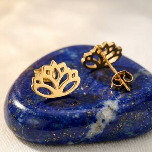 Lundholm Oline – Lotus Oorknopjes Dames Lundholm Oline – Lotus Oorknopjes Dames