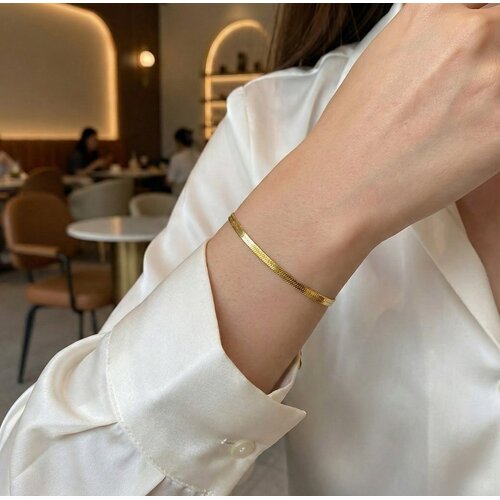 Lundholm Lundholm Sigrid Armband Dames Goudkleurig – Platte Slang Armband 18 cm – Premium Stainless Steel Gold Plated – Sigrid Serie – Vrouwen Cadeautjes – Scandinavisch Design Lundholm Lundholm Sigrid Armband Dames Goudkleurig – Platte Slang Armband 18 cm – Premium Stainless Steel Gold Plated – Sigrid Serie – Vrouwen Cadeautjes – Scandinavisch Design