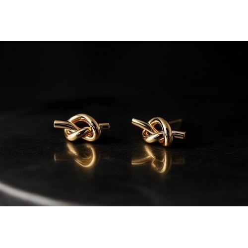 Lundholm Noa – Flat Knot Stud Earrings for Women – Gold-Tone Lundholm Noa – Flat Knot Stud Earrings for Women – Gold-Tone