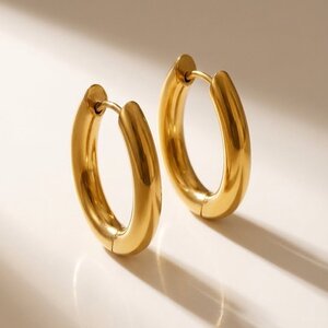 Lundholm Sifra – Ovale Hoops Oorbellen – Goudkleurig Lundholm Sifra – Ovale Hoops Oorbellen – Goudkleurig