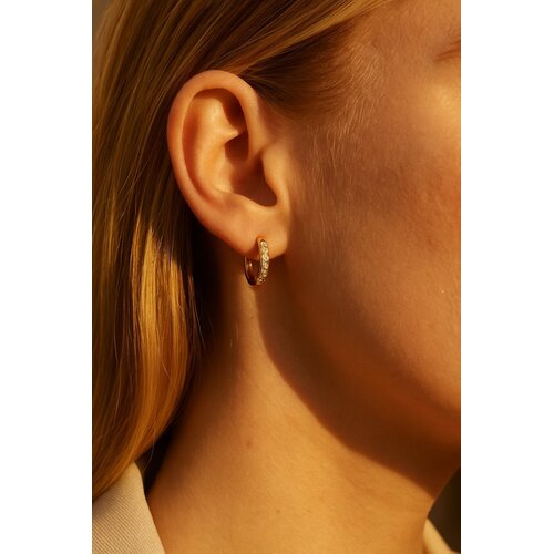 Lundholm Hova – Small Cubic Zirconia Hoops 1.1 cm – Gold-Tone Lundholm Hova – Small Cubic Zirconia Hoops 1.1 cm – Gold-Tone