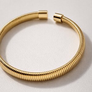 Lundholm Lundholm luxe Armband Dames Goudkleurig - Bangle Armband Open Cuff Armband One Size - Premium Stainless Steel Jewellery - My Ilva serie - in luxe Geschenkverpakking Cadeau Lundholm Lundholm luxe Armband Dames Goudkleurig - Bangle Armband Open Cuff Armband One Size - Premium Stainless Steel Jewellery - My Ilva serie - in luxe Geschenkverpakking Cadeau