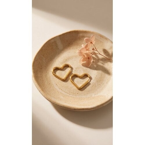 Lundholm Selma – Heart Hoop Earrings – Gold-Tone Lundholm Selma – Heart Hoop Earrings – Gold-Tone