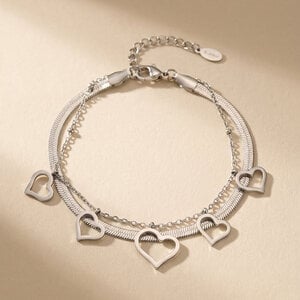 Lundholm Liv – Dubbele Schakelarmband met Hartjes – Zilverkleurig Lundholm Liv – Dubbele Schakelarmband met Hartjes – Zilverkleurig