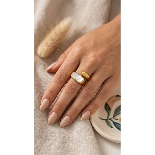 Lundholm Jiske – Adjustable Statement Ring with Mother-of-Pearl – Gold-Tone Lundholm Jiske – Adjustable Statement Ring with Mother-of-Pearl – Gold-Tone