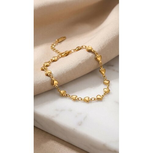 Lundholm Britte – Minimalistisches Armband mit Herzen – Goldfarben