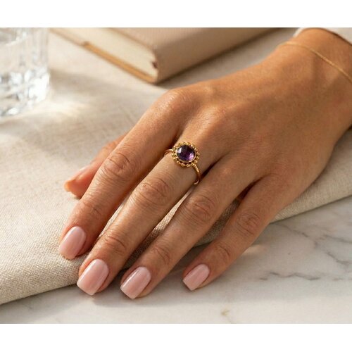 Lundholm Lilly – Verstelbare Ring met Amethist – Goudkleurig Lundholm Lilly – Verstelbare Ring met Amethist – Goudkleurig